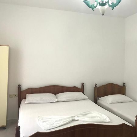 Colombo Hotel Vlorë Buitenkant foto