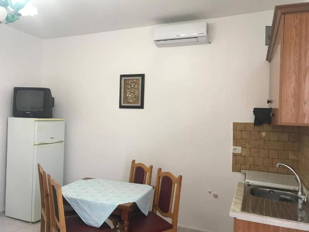 Colombo Hotel Vlorë Buitenkant foto