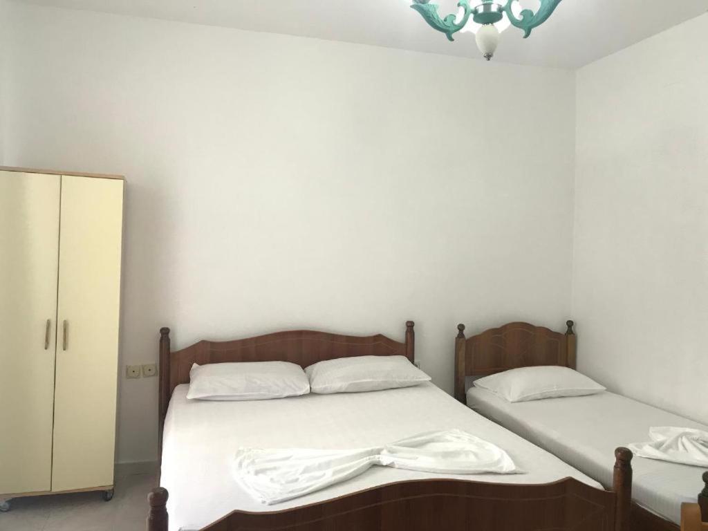 Colombo Hotel Vlorë Buitenkant foto
