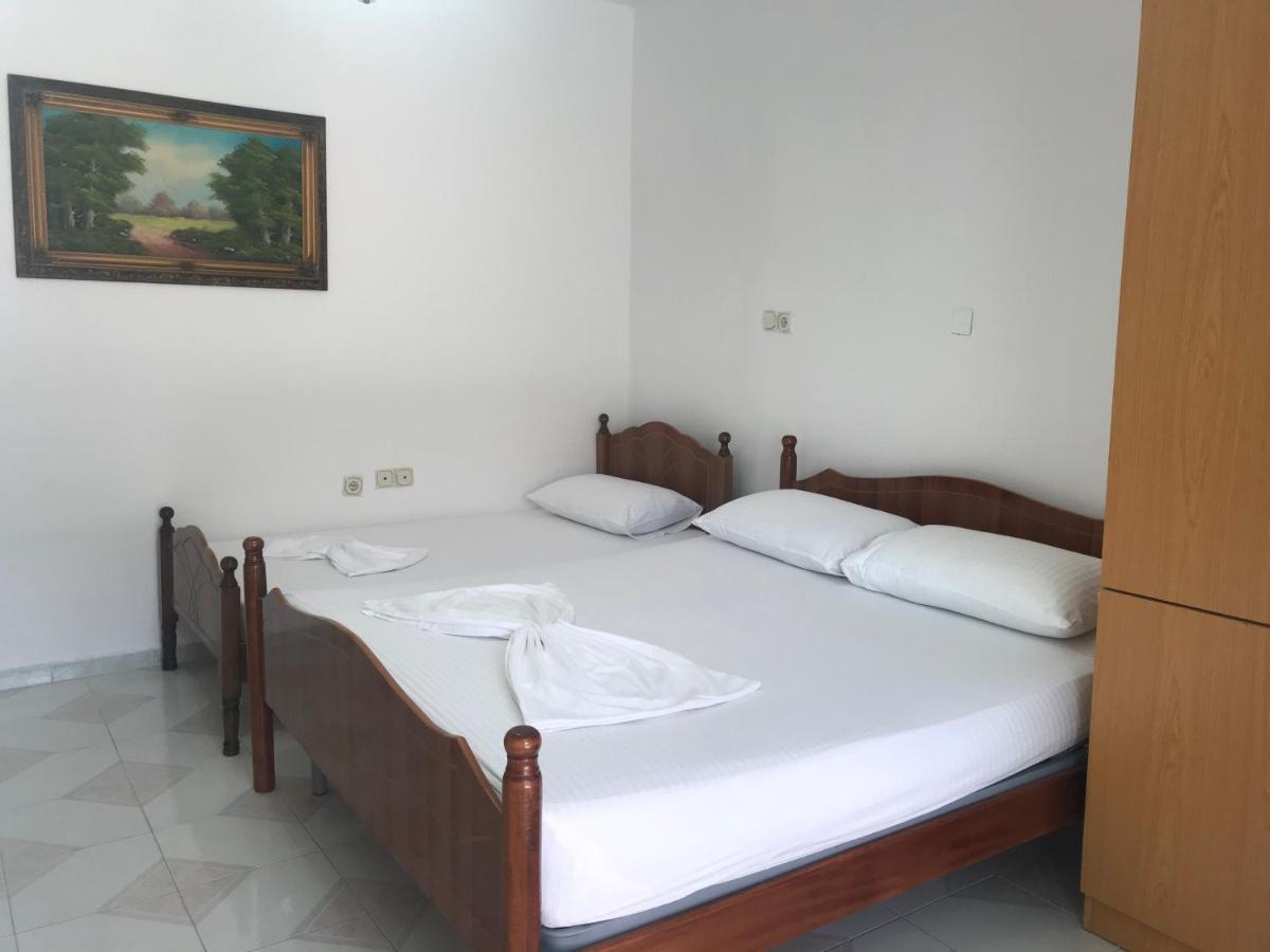 Colombo Hotel Vlorë Buitenkant foto