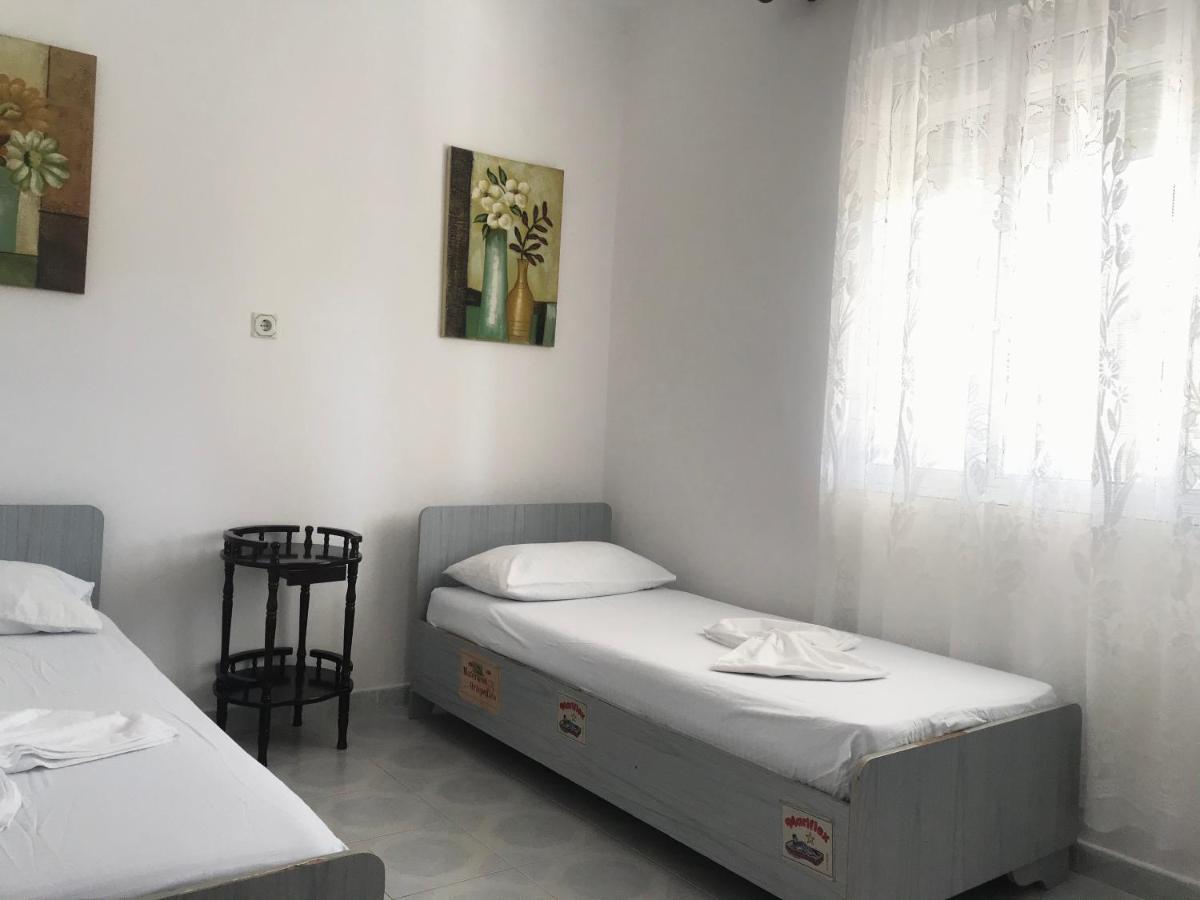 Colombo Hotel Vlorë Buitenkant foto