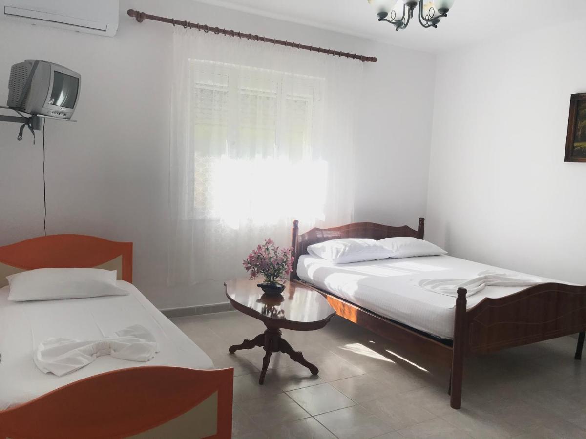Colombo Hotel Vlorë Buitenkant foto